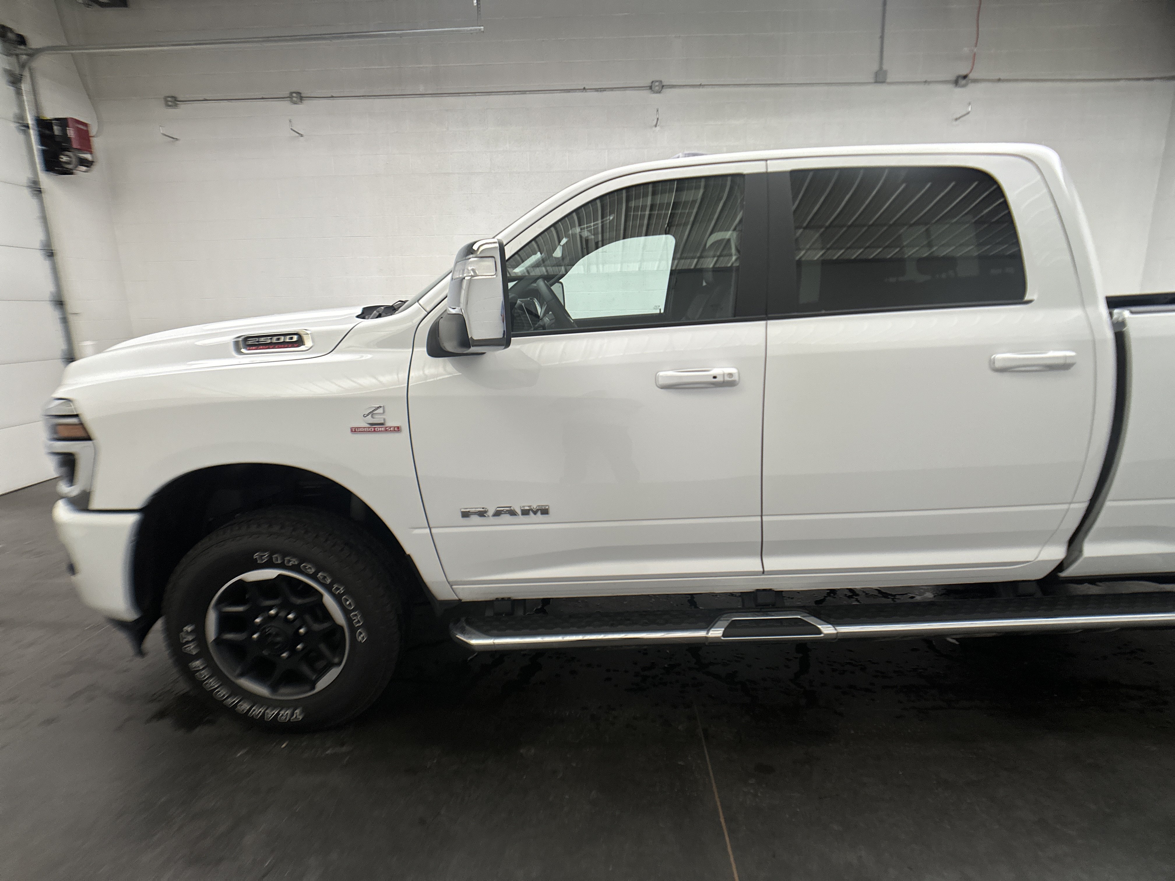 Used 2025 RAM 2500 Laramie AWD/4WD image 6