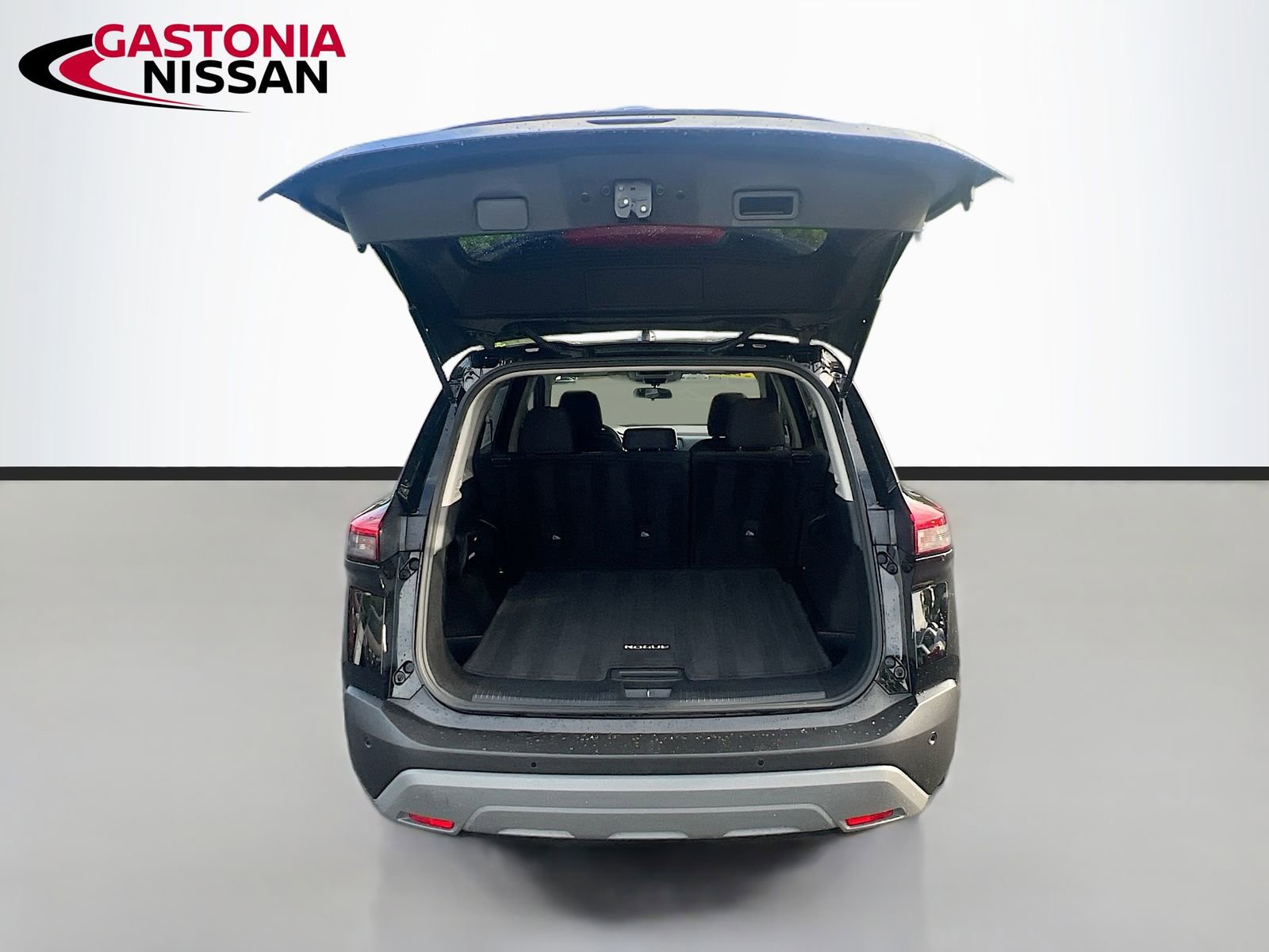 Used 2023 Nissan Rogue S image 34