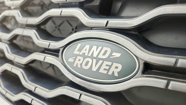 Used 2022 Land Rover Range Rover Velar R-Dynamic S AWD/4WD image 32