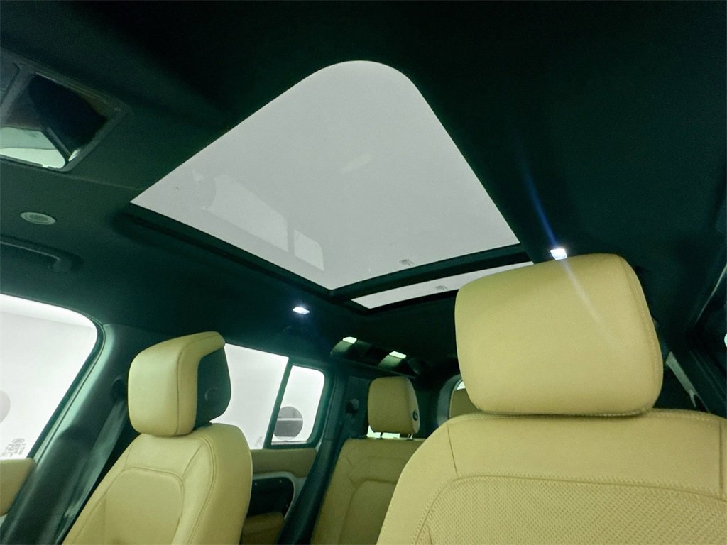 New 2026 Land Rover Defender 110 X-Dynamic SE image 21