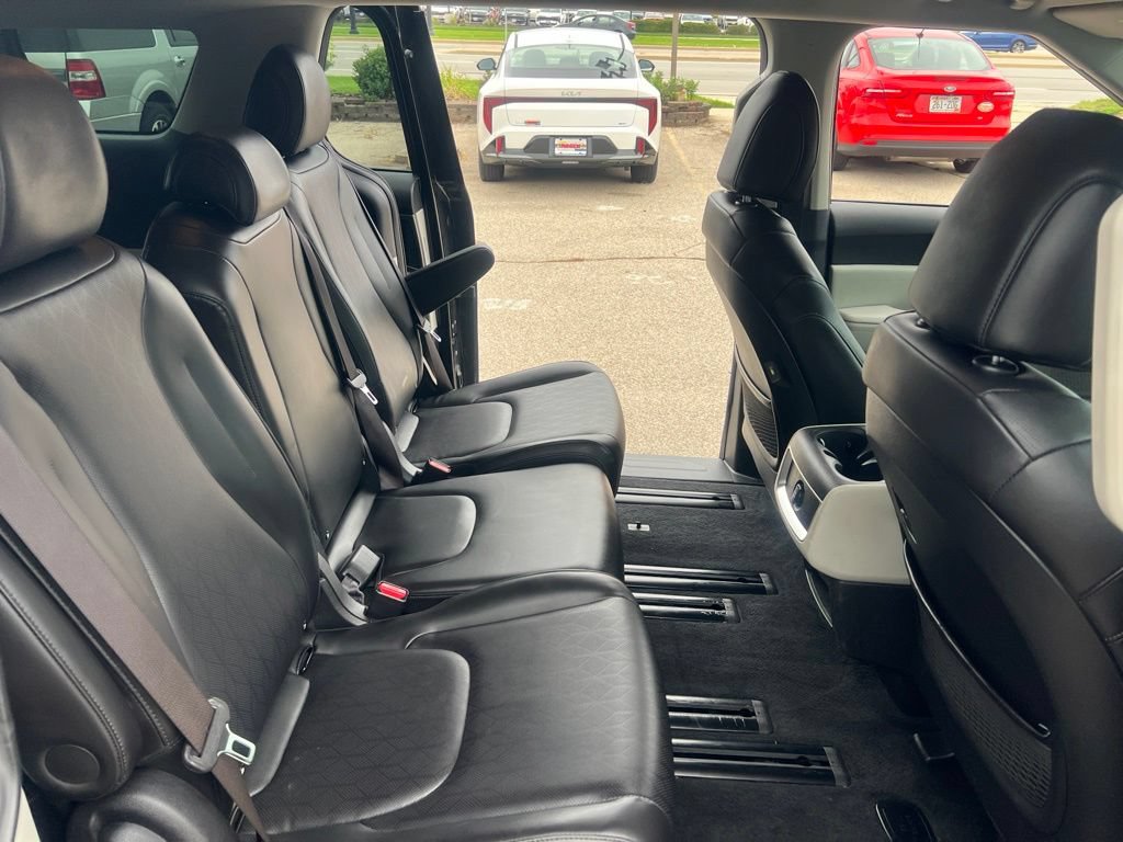 Certified 2022 Kia Carnival LX FWD image 13