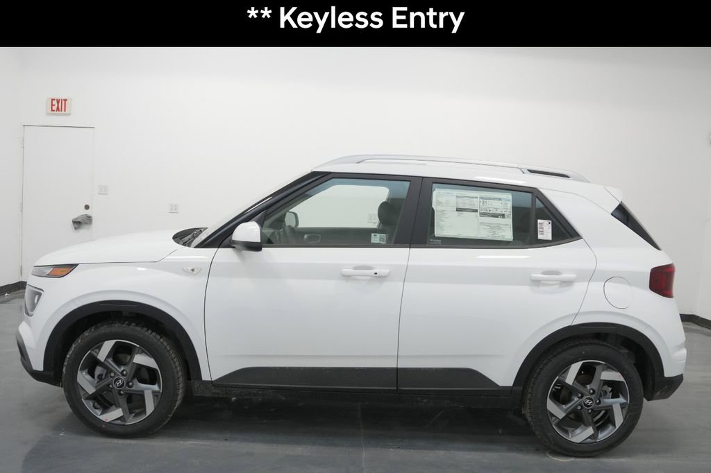 New 2025 Hyundai Venue SEL image 6