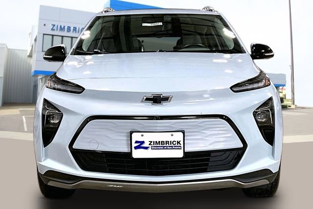 Used 2022 Chevrolet Bolt EUV Premier w/ Sun & Sound Package FWD image 2