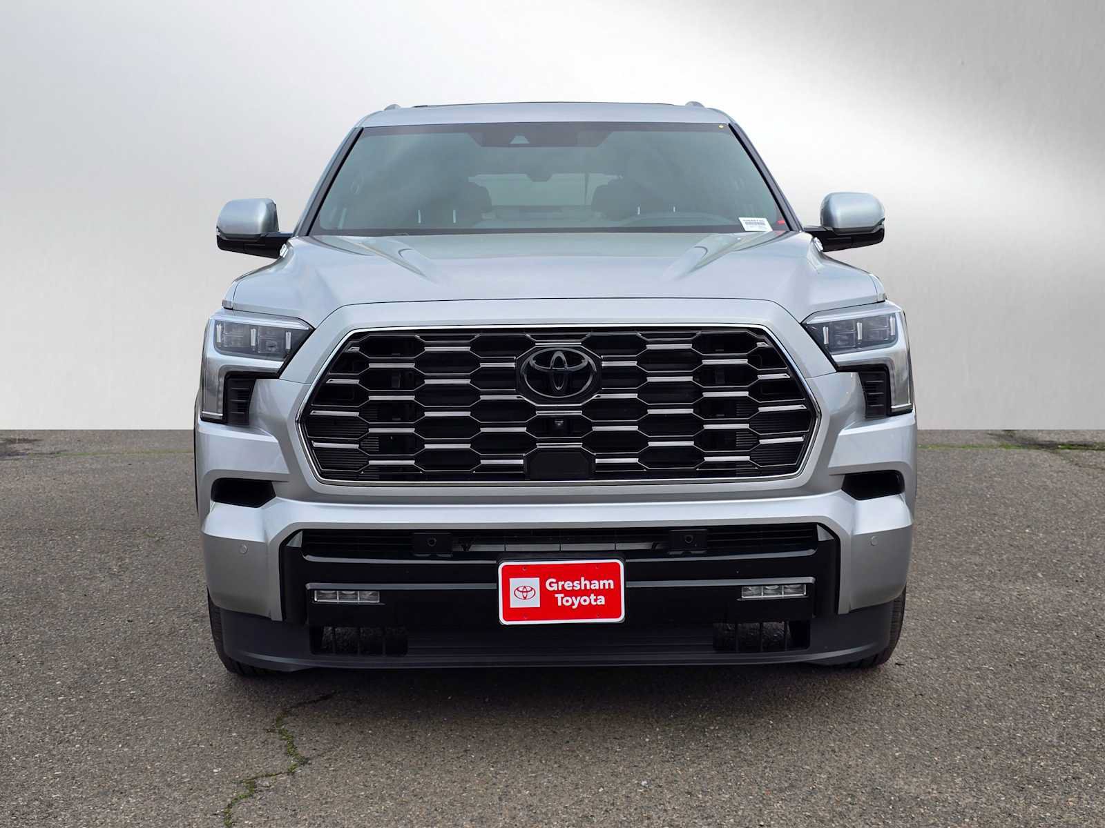 Used 2025 Toyota Sequoia Platinum AWD/4WD image 9