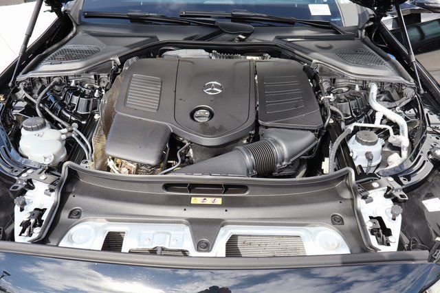 Used 2025 Mercedes-Benz E 350 4MATIC Sedan image 21