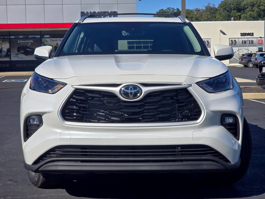 New 2026 Toyota Highlander XLE AWD/4WD image 3