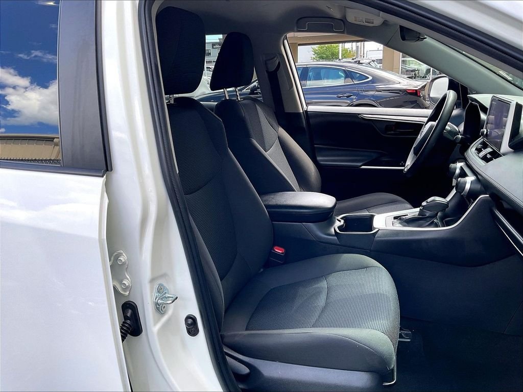 Certified 2025 Toyota RAV4 LE AWD/4WD image 11