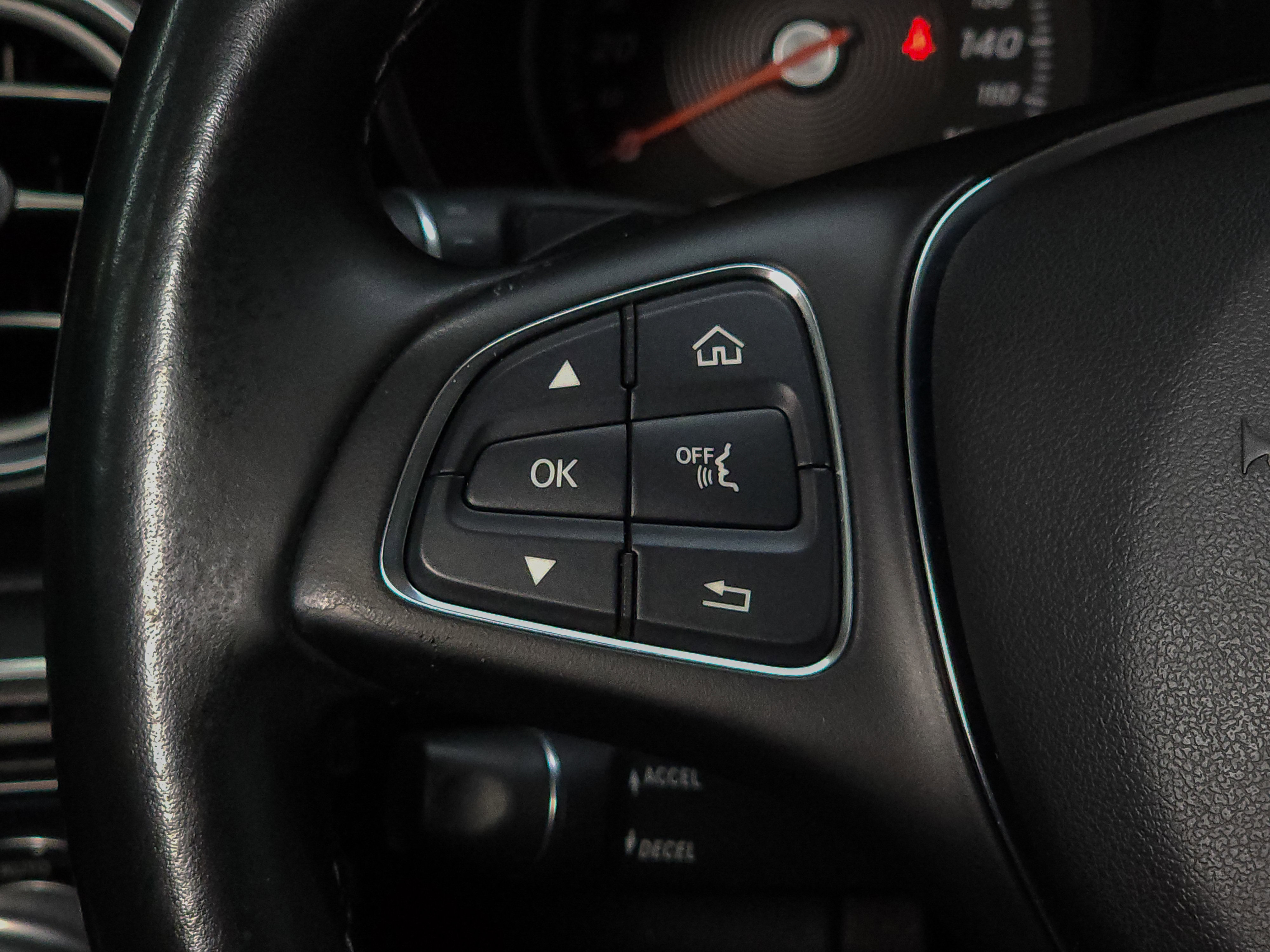 Used 2015 Mercedes-Benz C 300 4MATIC Sedan image 25