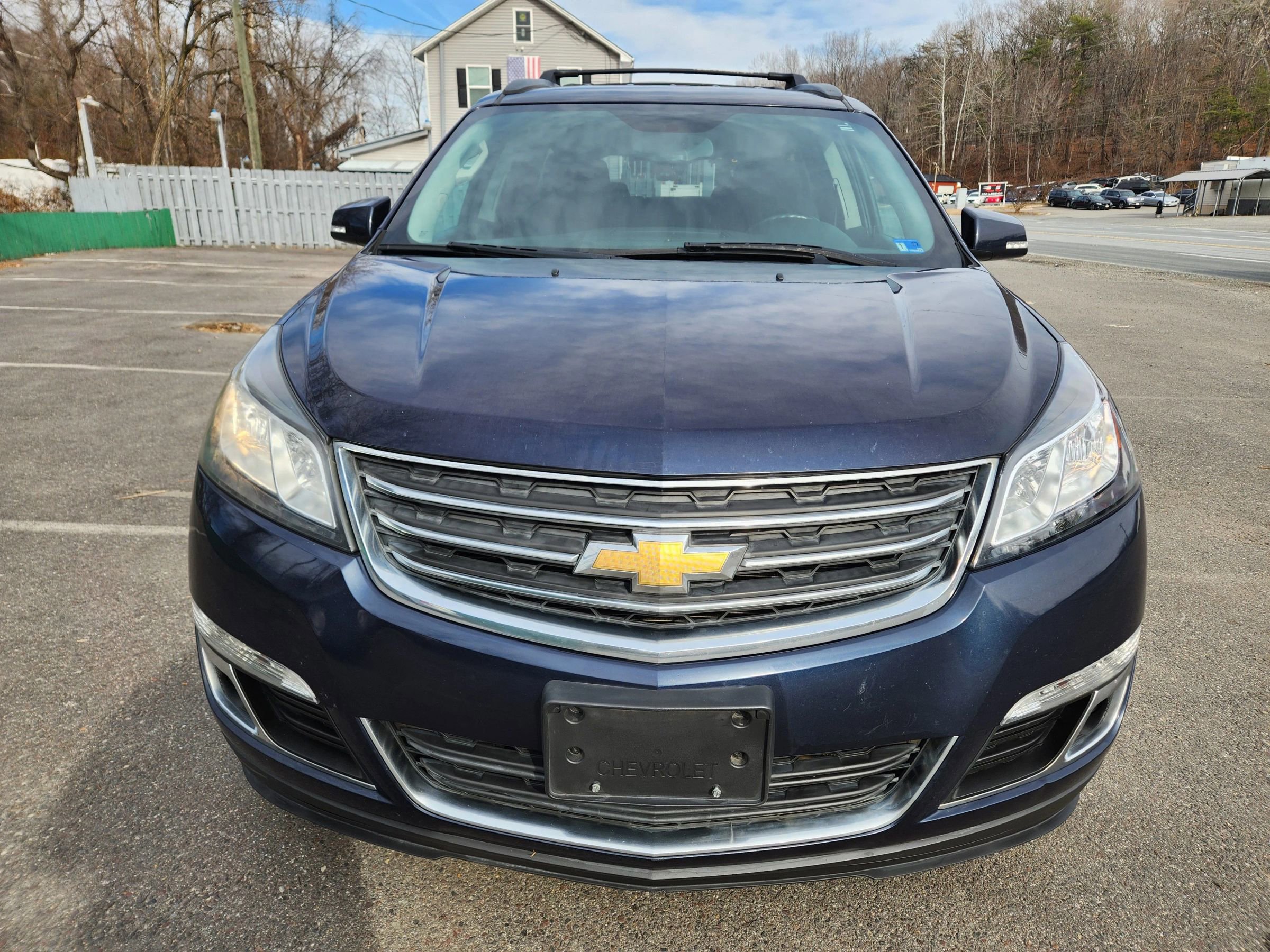 Used 2017 Chevrolet Traverse LT w/ Style and Technology Package image 2