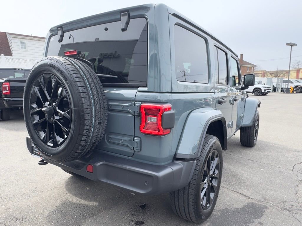 Used 2025 Jeep Wrangler Unlimited Sahara w/ Safety Group image 7