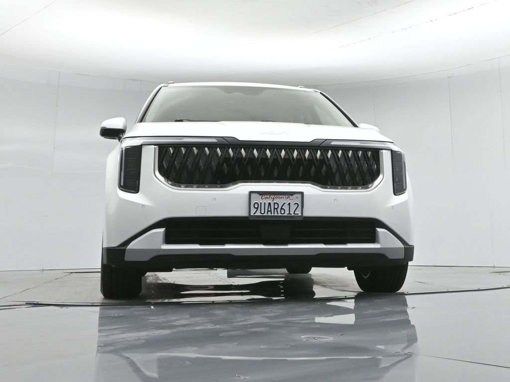 Used 2025 Kia Carnival EX image 52