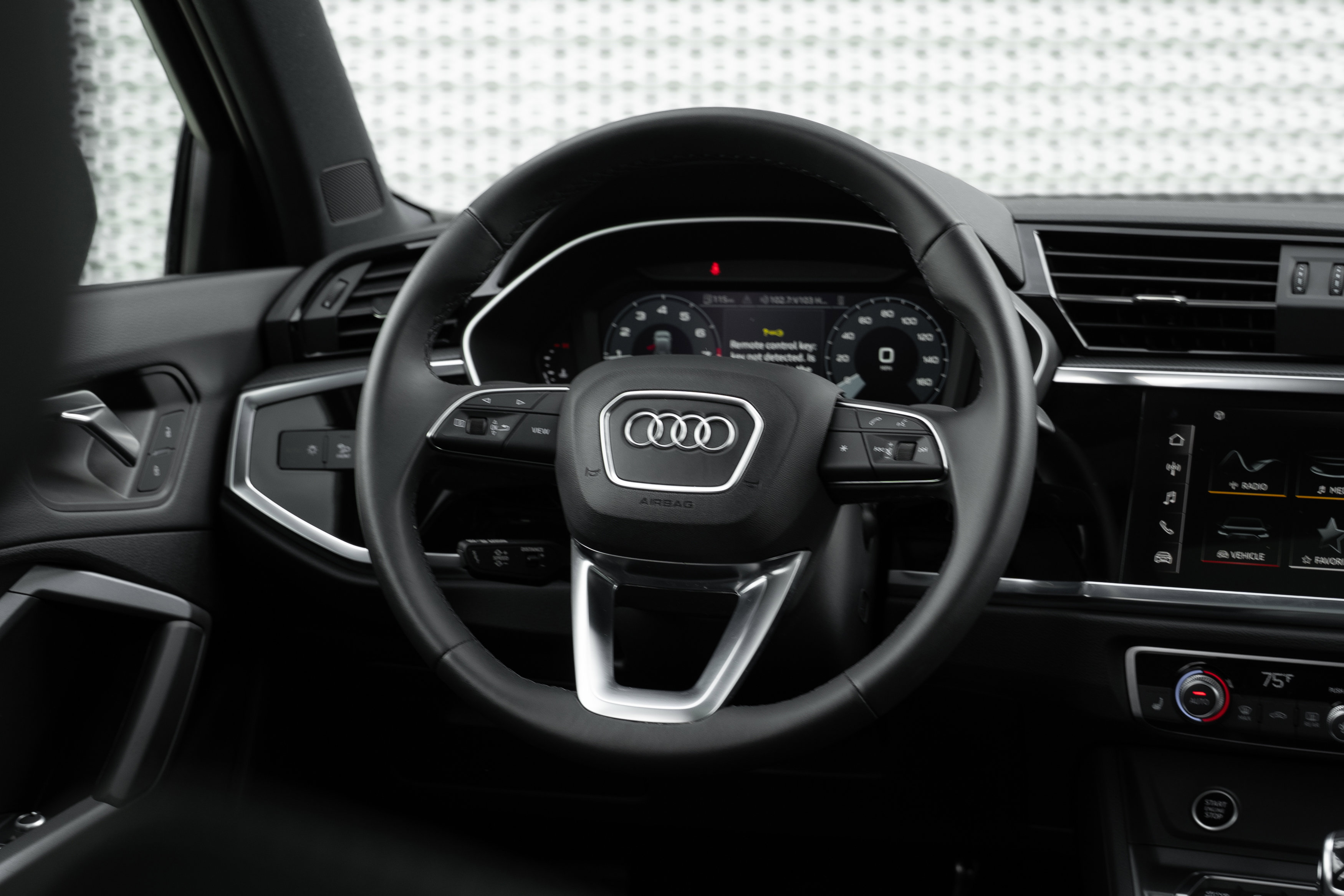 Certified 2025 Audi Q3 2.0T Premium w/ Convenience Package AWD/4WD image 9
