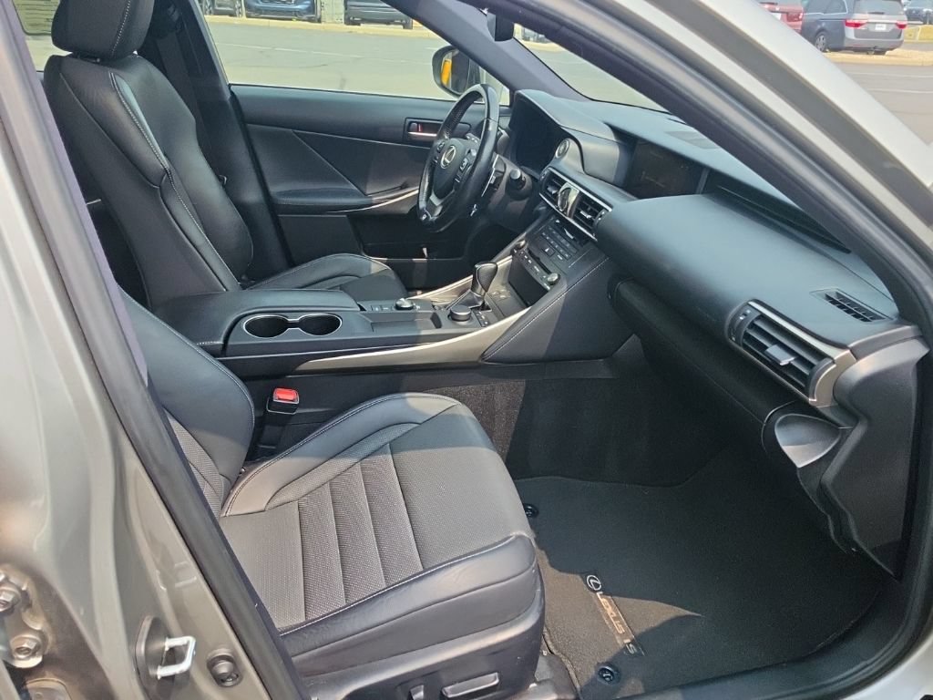 Used 2019 Lexus IS 300 F Sport AWD/4WD image 34