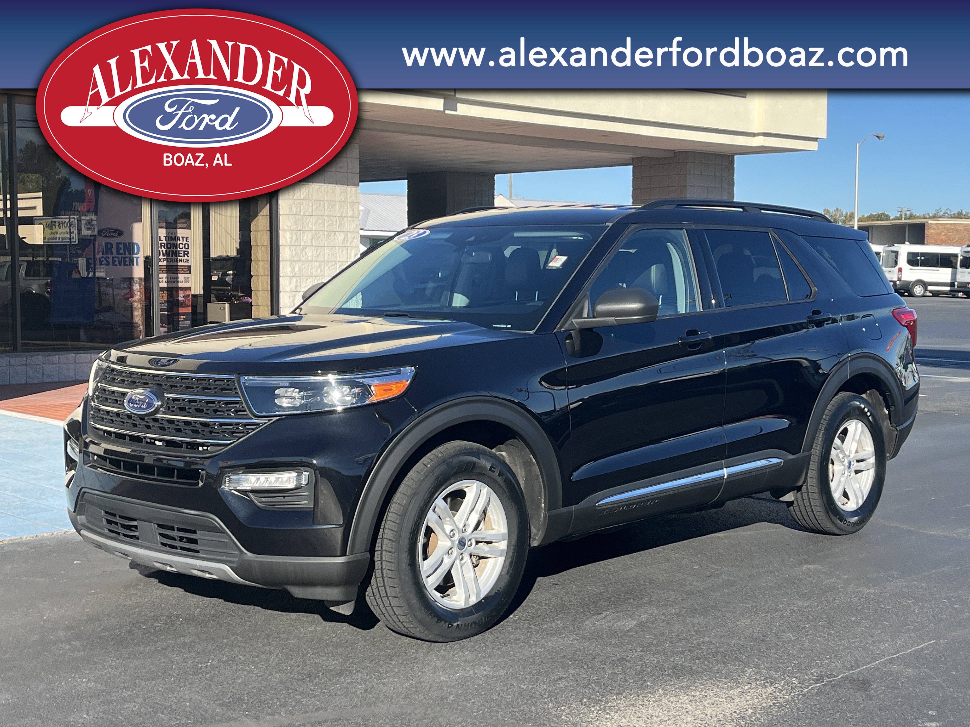 Used 2023 Ford Explorer XLT w/ Equipment Group 202A AWD/4WD image 1