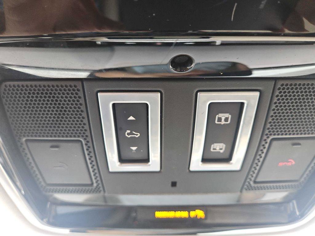Used 2018 Land Rover Range Rover Velar S AWD/4WD image 24