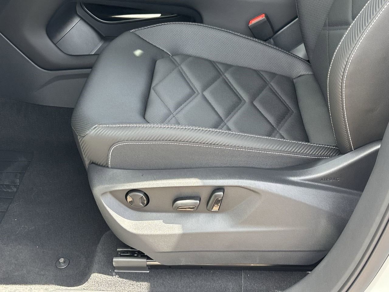 New 2026 Volkswagen Atlas Cross Sport SE image 16