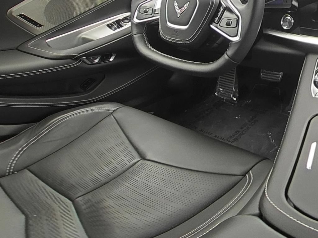 Used 2025 Chevrolet Corvette Stingray Premium Cpe w/ Z51 Performance Package RWD image 15