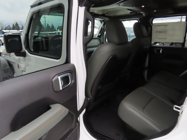 New 2026 Jeep Gladiator Mojave w/ Technology Group image 21