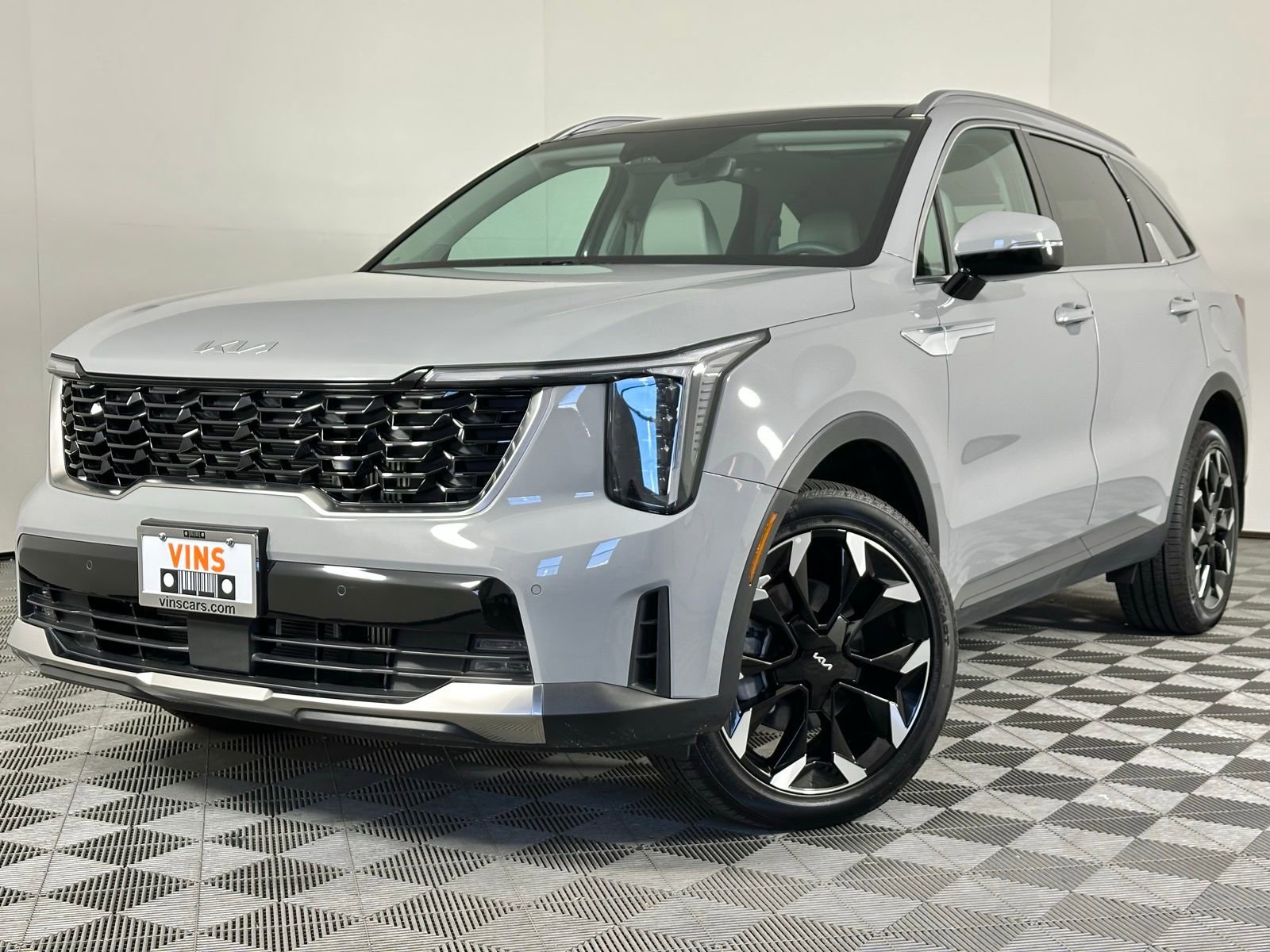 Used 2025 Kia Sorento EX w/ Panoramic Sunroof Package image 40