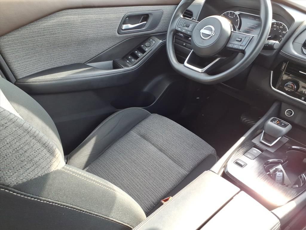 Used 2022 Nissan Rogue SV image 9