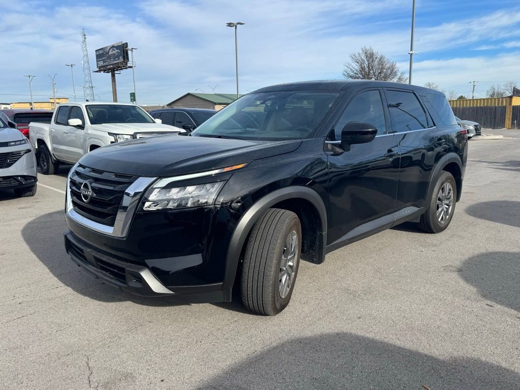 Certified 2025 Nissan Pathfinder S