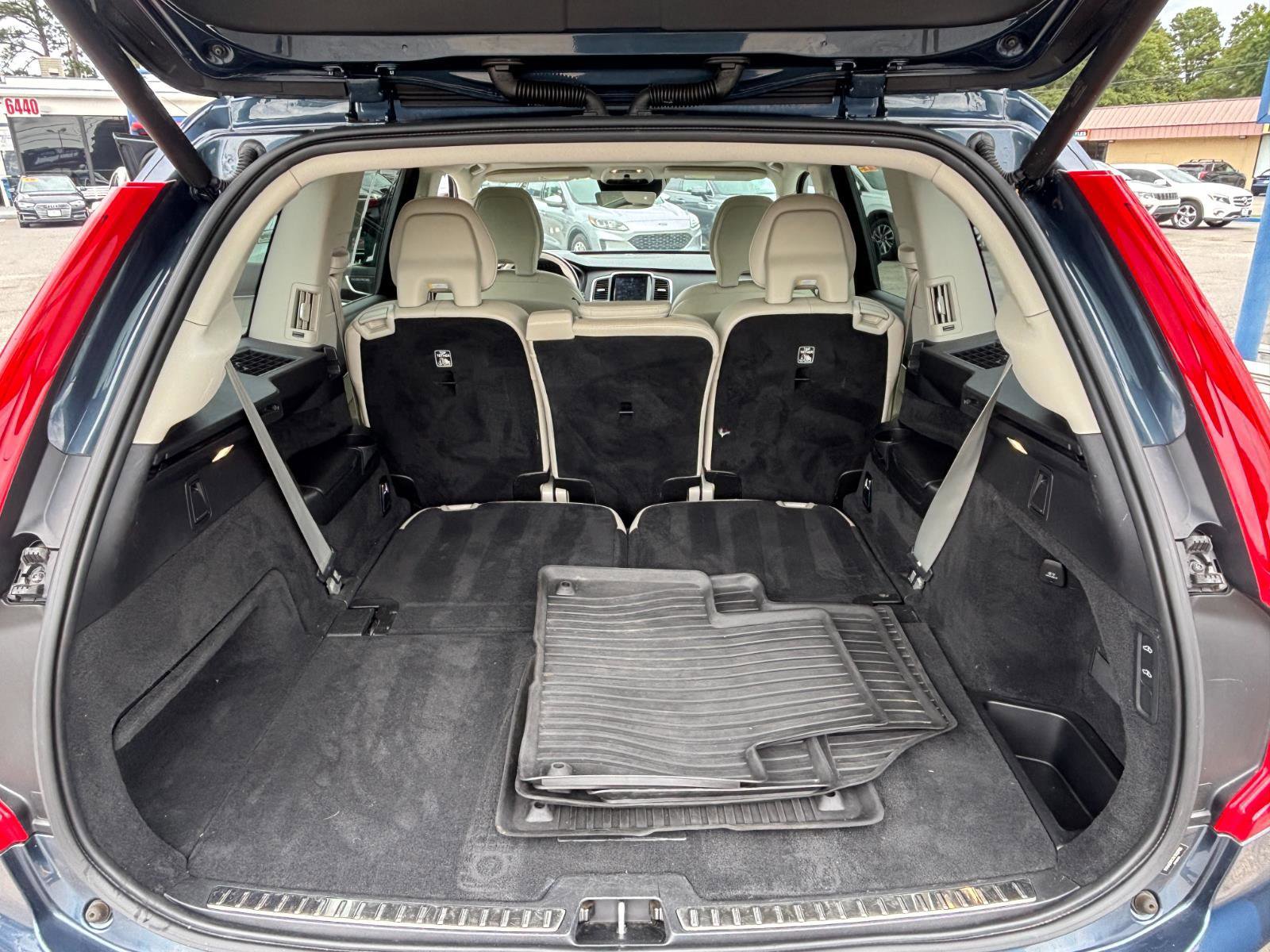 Used 2019 Volvo XC90 T6 Momentum w/ Advanced Package image 11