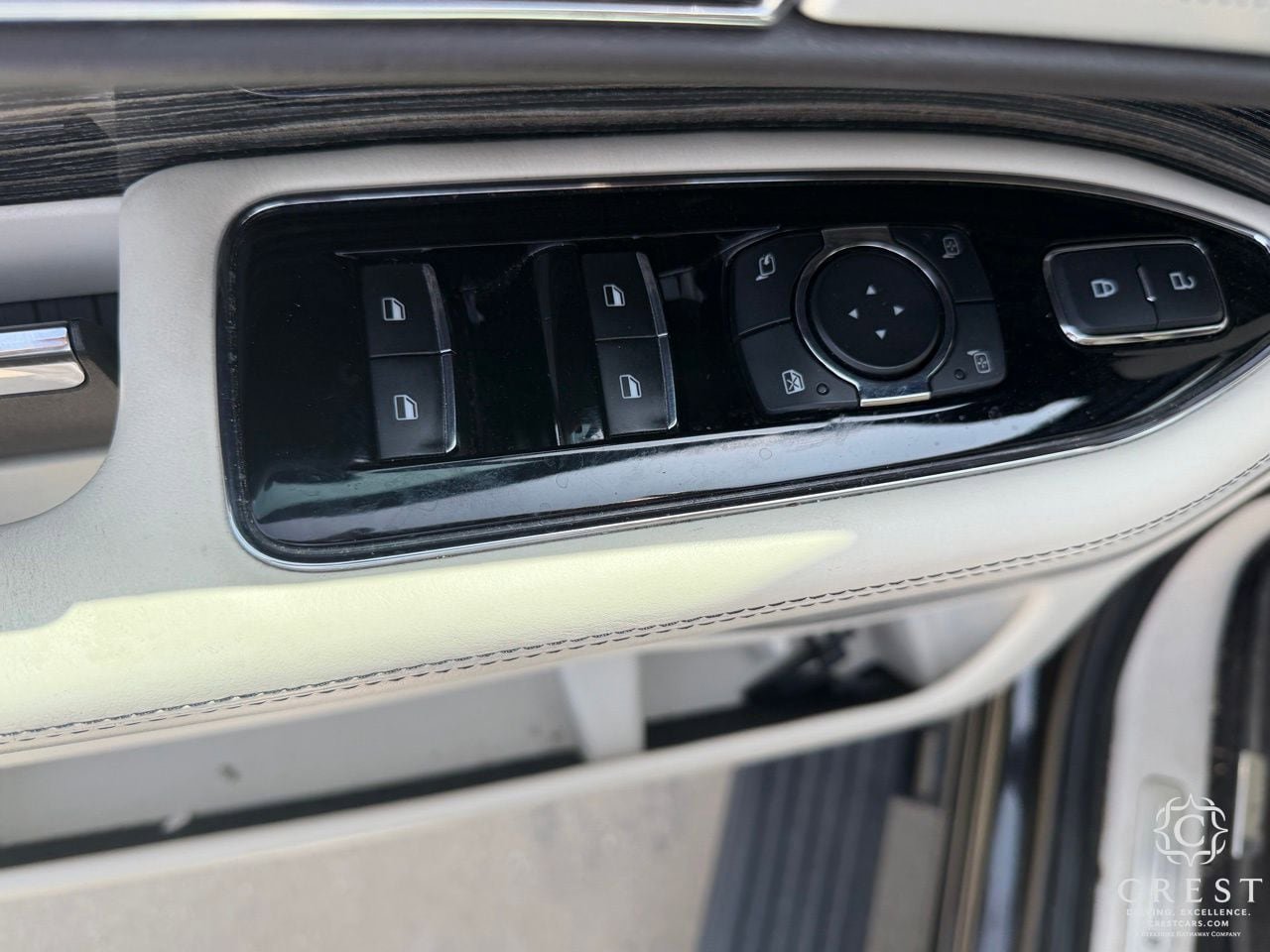 Used 2019 Lincoln Navigator L Black Label w/ Cargo Package AWD/4WD image 10