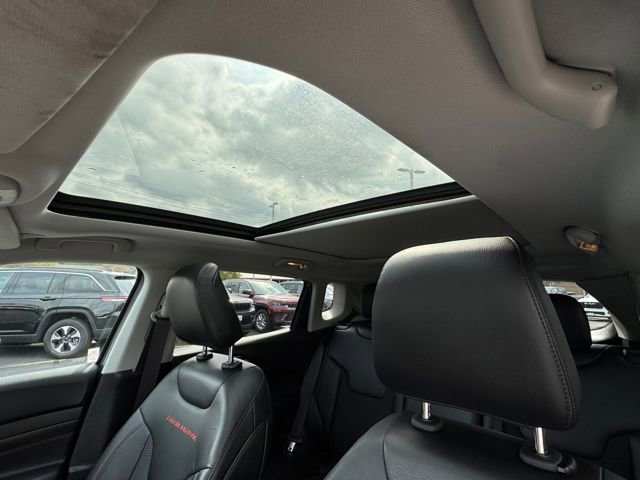 Used 2022 Jeep Compass Trailhawk w/ Sun and Sound Group image 21