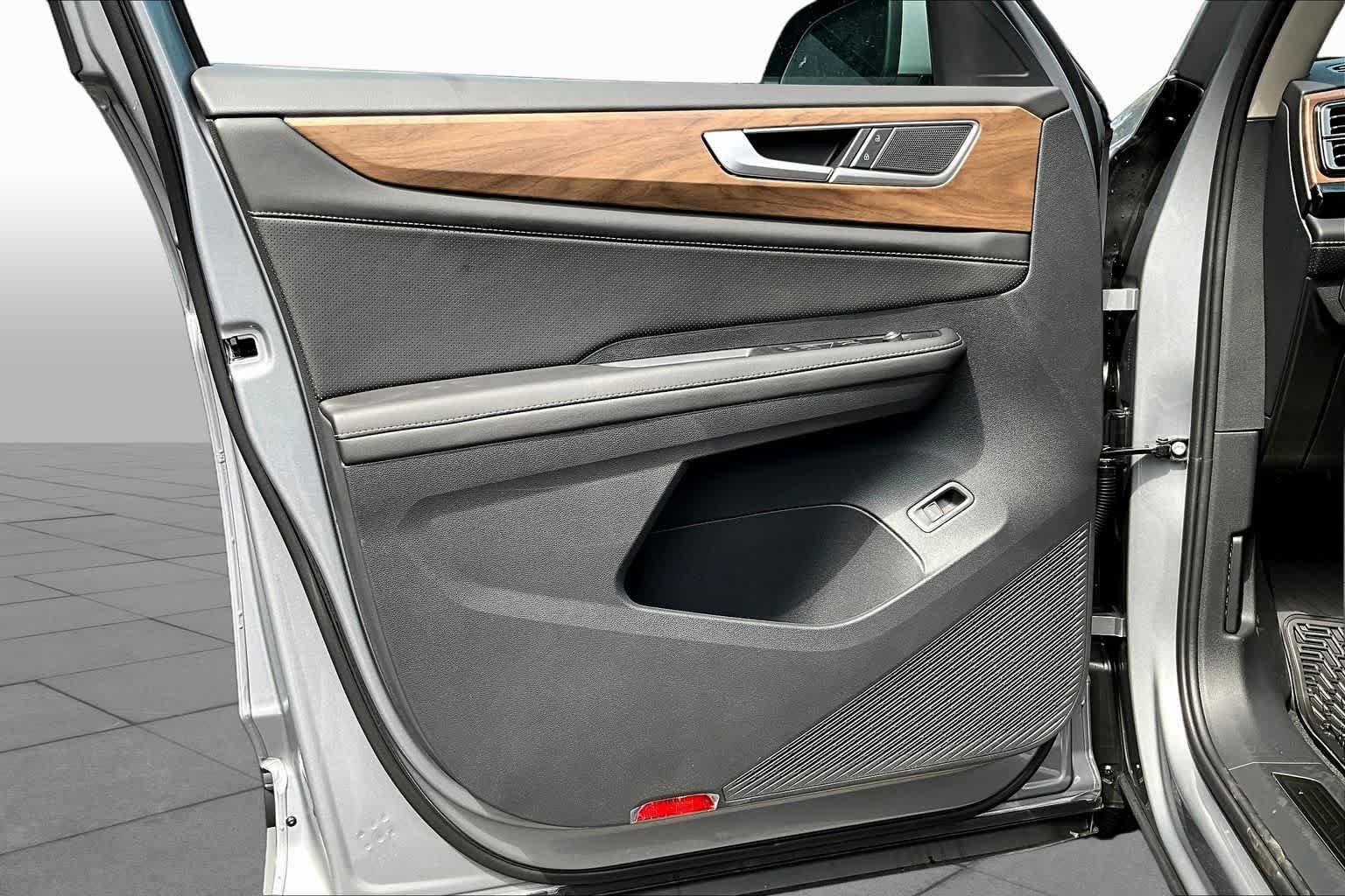 New 2026 Volkswagen Atlas SE FWD image 10