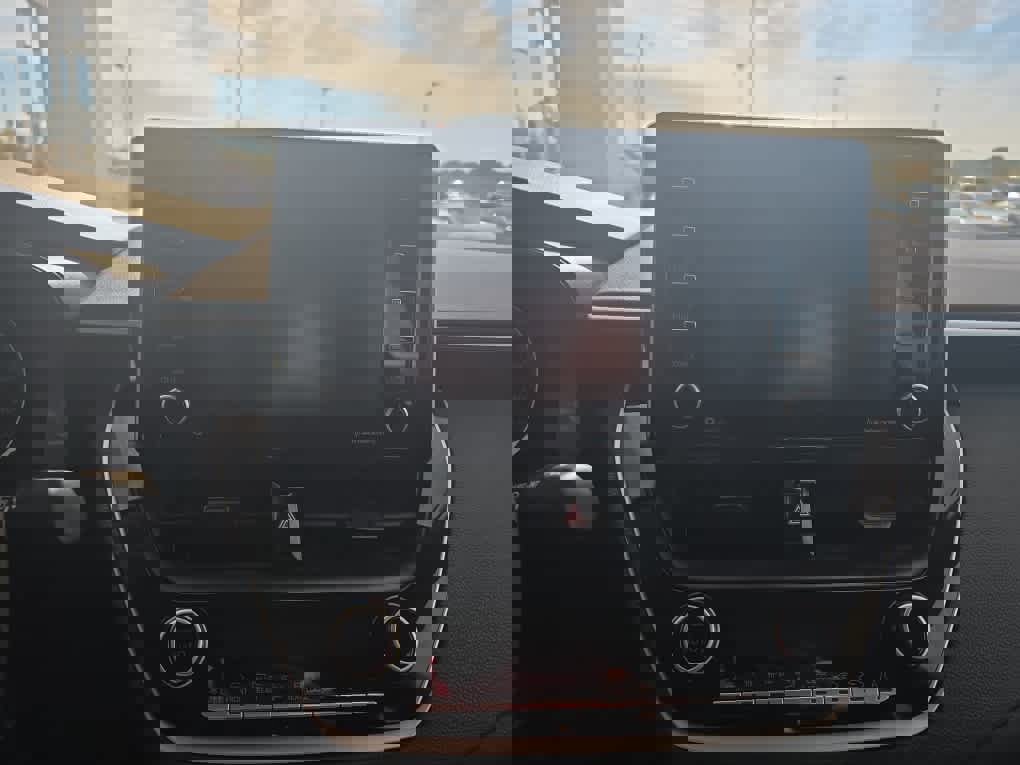 Used 2021 Toyota Corolla LE image 11