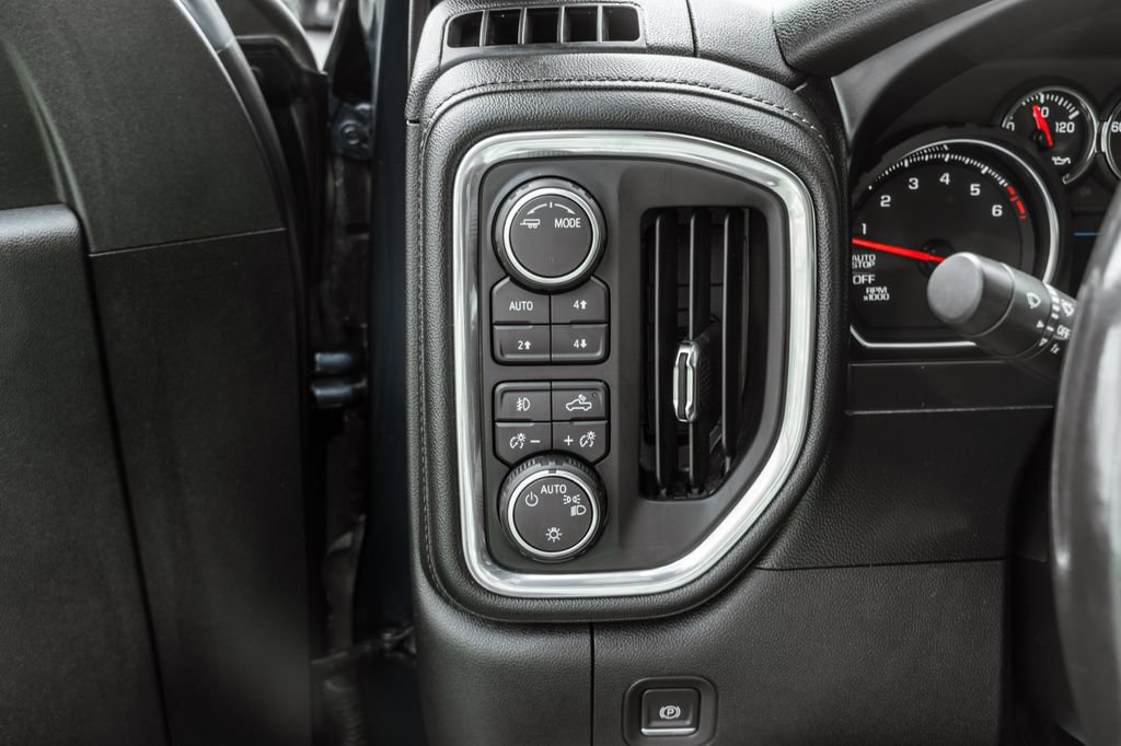 Used 2021 Chevrolet Silverado 1500 LT Trail Boss w/ Convenience Package II AWD/4WD image 17