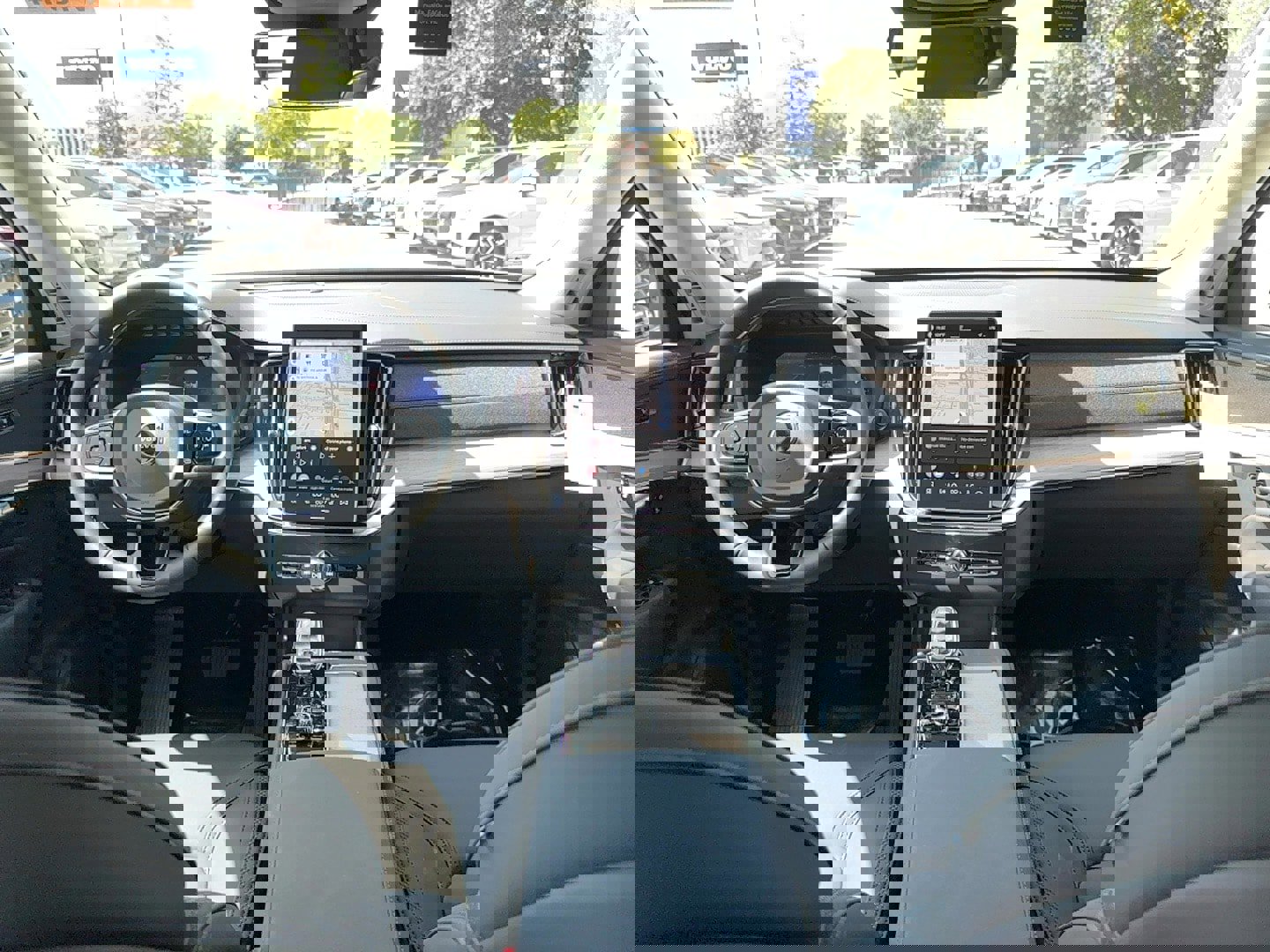 Used 2025 Volvo XC90 B6 Core w/ Climate Package image 19