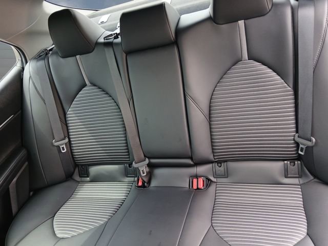 Used 2023 Toyota Camry SE image 13