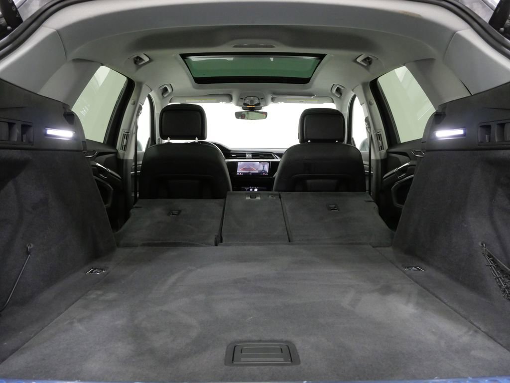 Used 2023 Audi e-tron Premium w/ Convenience Plus Package AWD/4WD image 28