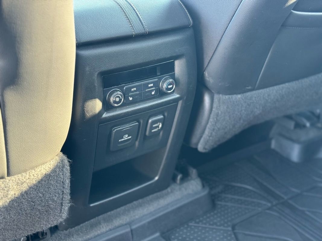 Used 2020 Chevrolet Traverse Premier w/ Redline Edition image 26
