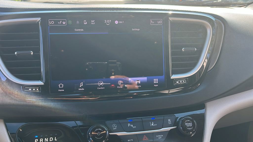 Used 2024 Chrysler Pacifica Touring-L image 20