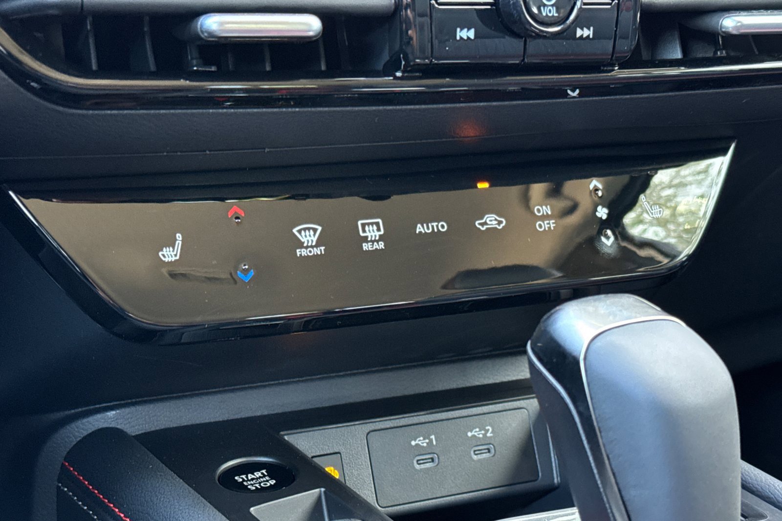 New 2026 Nissan Kicks SR w/ Cold Weather Package image 17