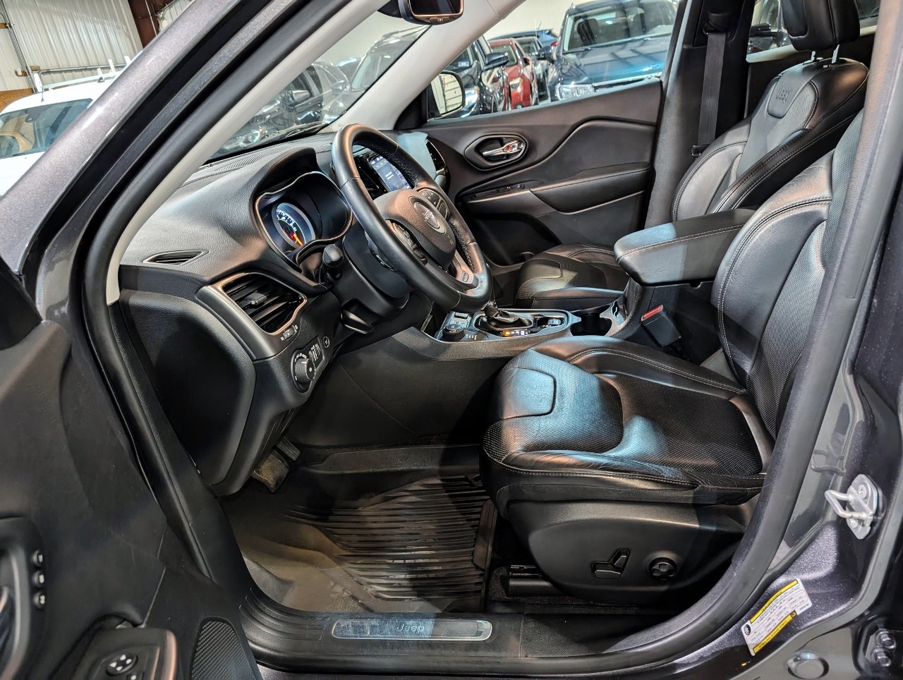 Used 2019 Jeep Cherokee Limited w/ Trailer Tow Group image 14