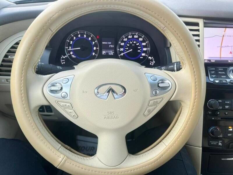 Used 2015 INFINITI QX70 2WD w/ Premium Package image 4