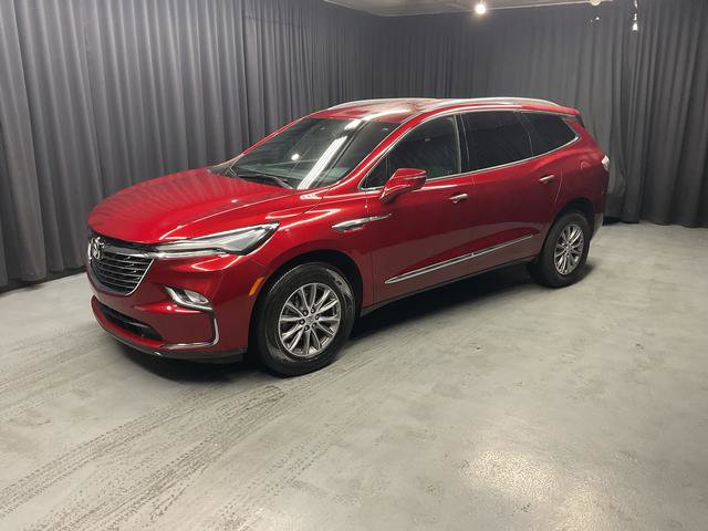 Used 2023 Buick Enclave Essence image 2