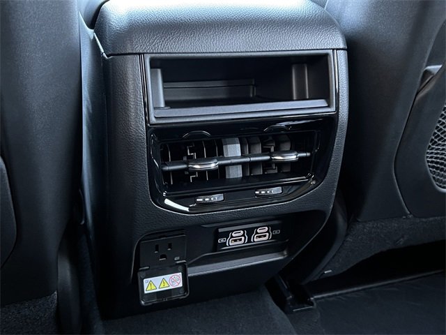 New 2025 Jeep Grand Cherokee Altitude image 32