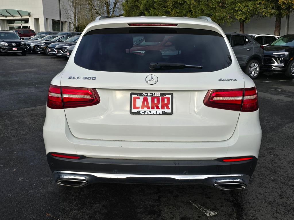 Used 2017 Mercedes-Benz GLC 300 4MATIC image 4