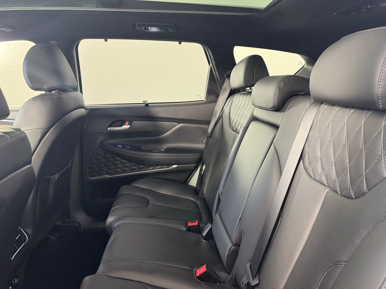 Used 2023 Hyundai Santa Fe Calligraphy image 10