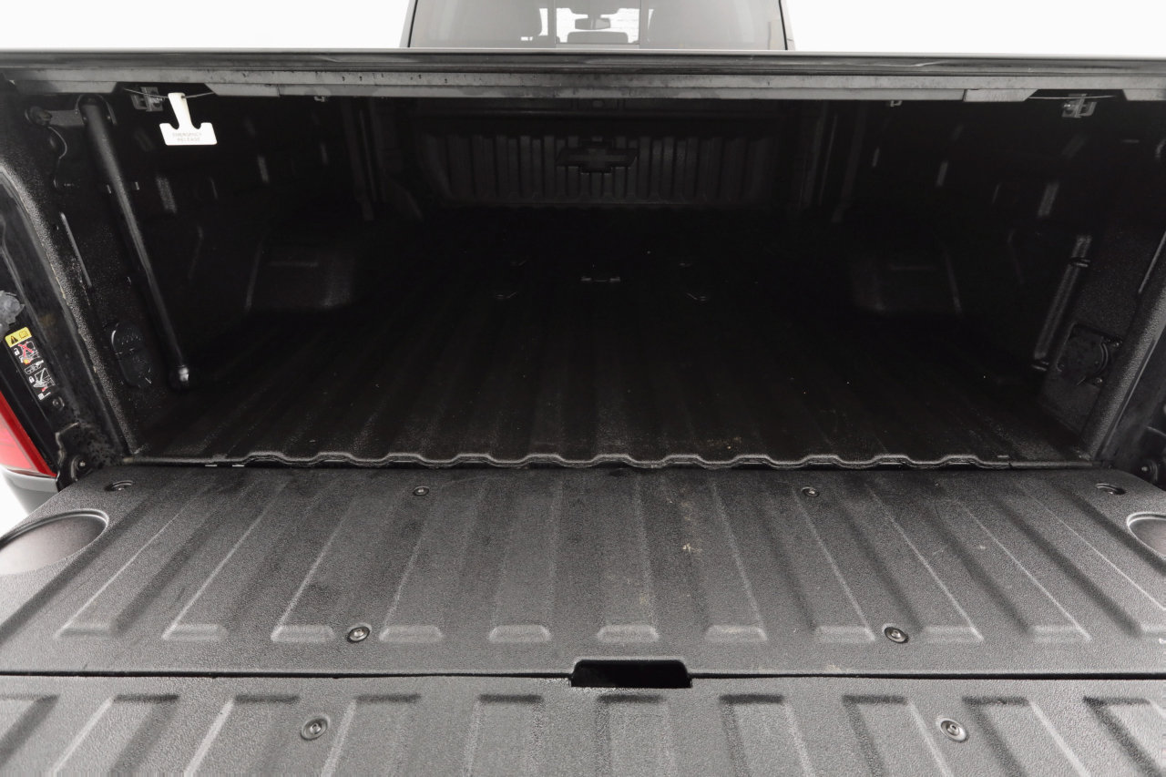 Used 2022 Chevrolet Silverado 2500 LT w/ Midnight Edition image 35