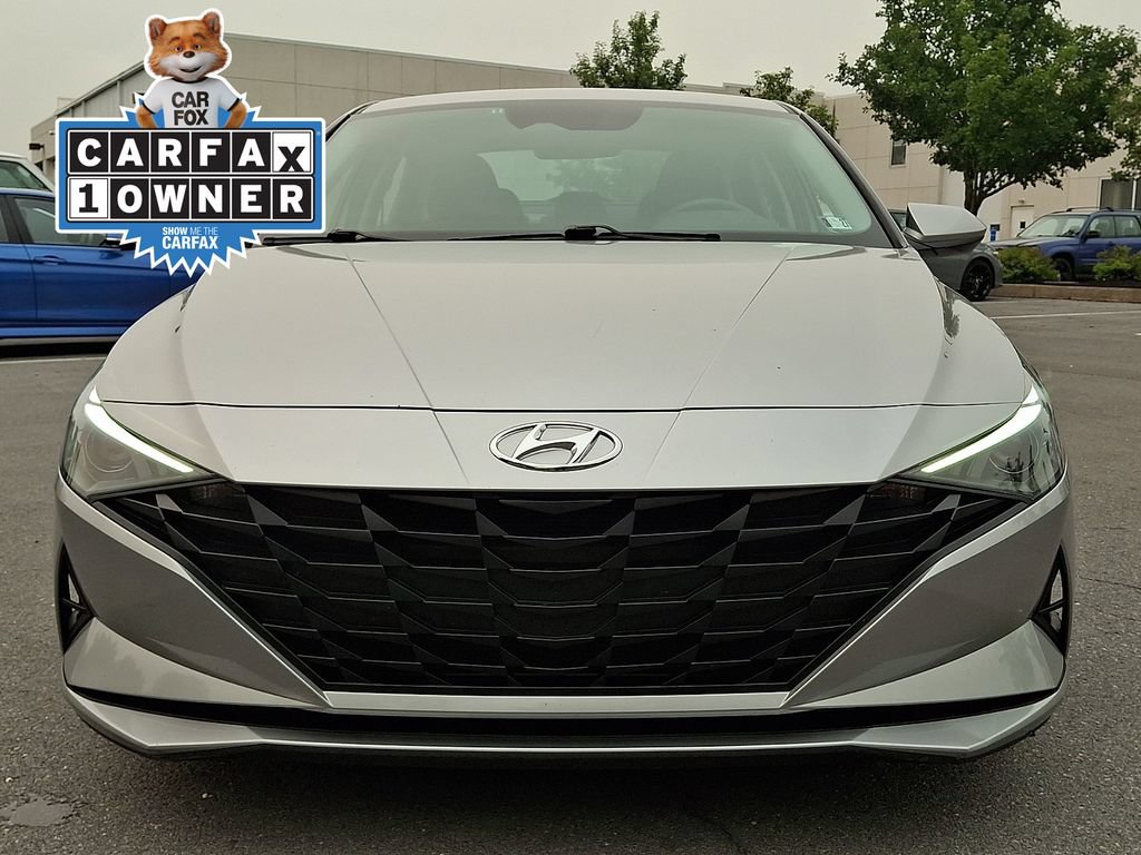 Used 2021 Hyundai Elantra SE FWD image 4