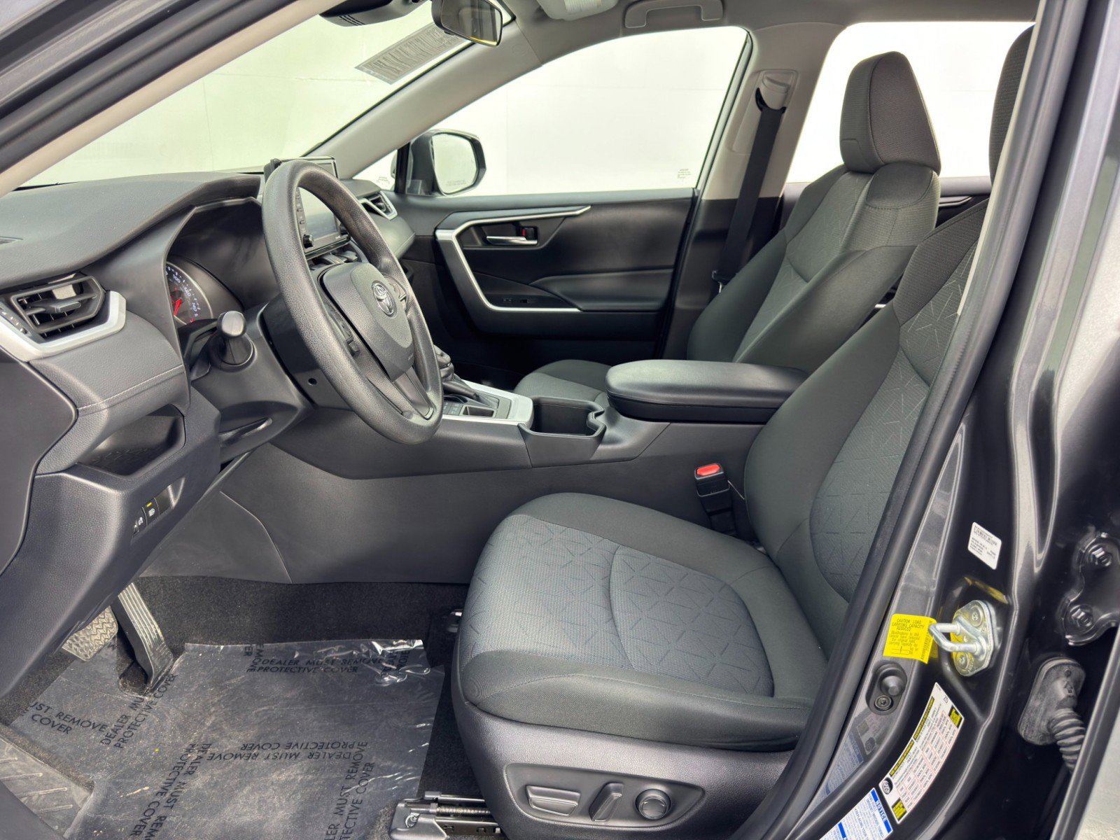 Used 2022 Toyota RAV4 XLE image 15