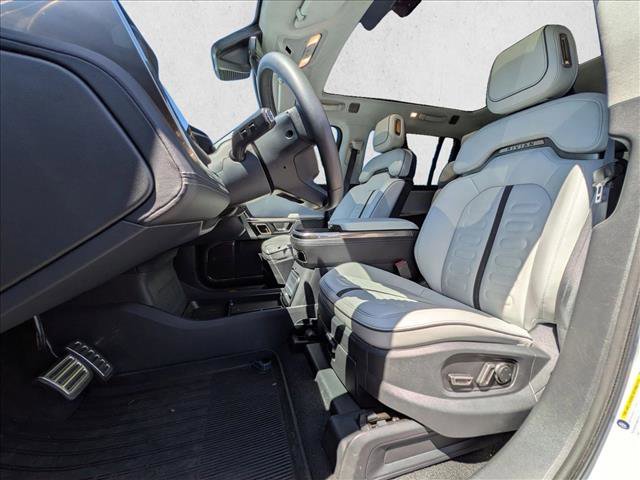 Used 2023 Rivian R1S Adventure AWD/4WD image 15