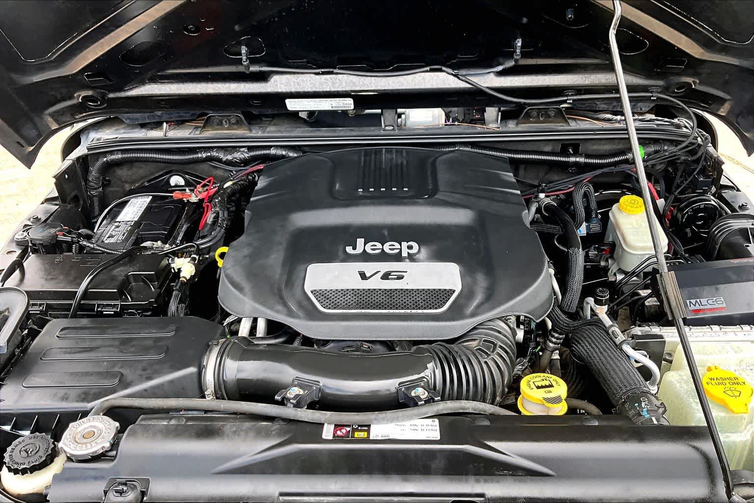Used 2014 Jeep Wrangler Unlimited Sport AWD/4WD image 31