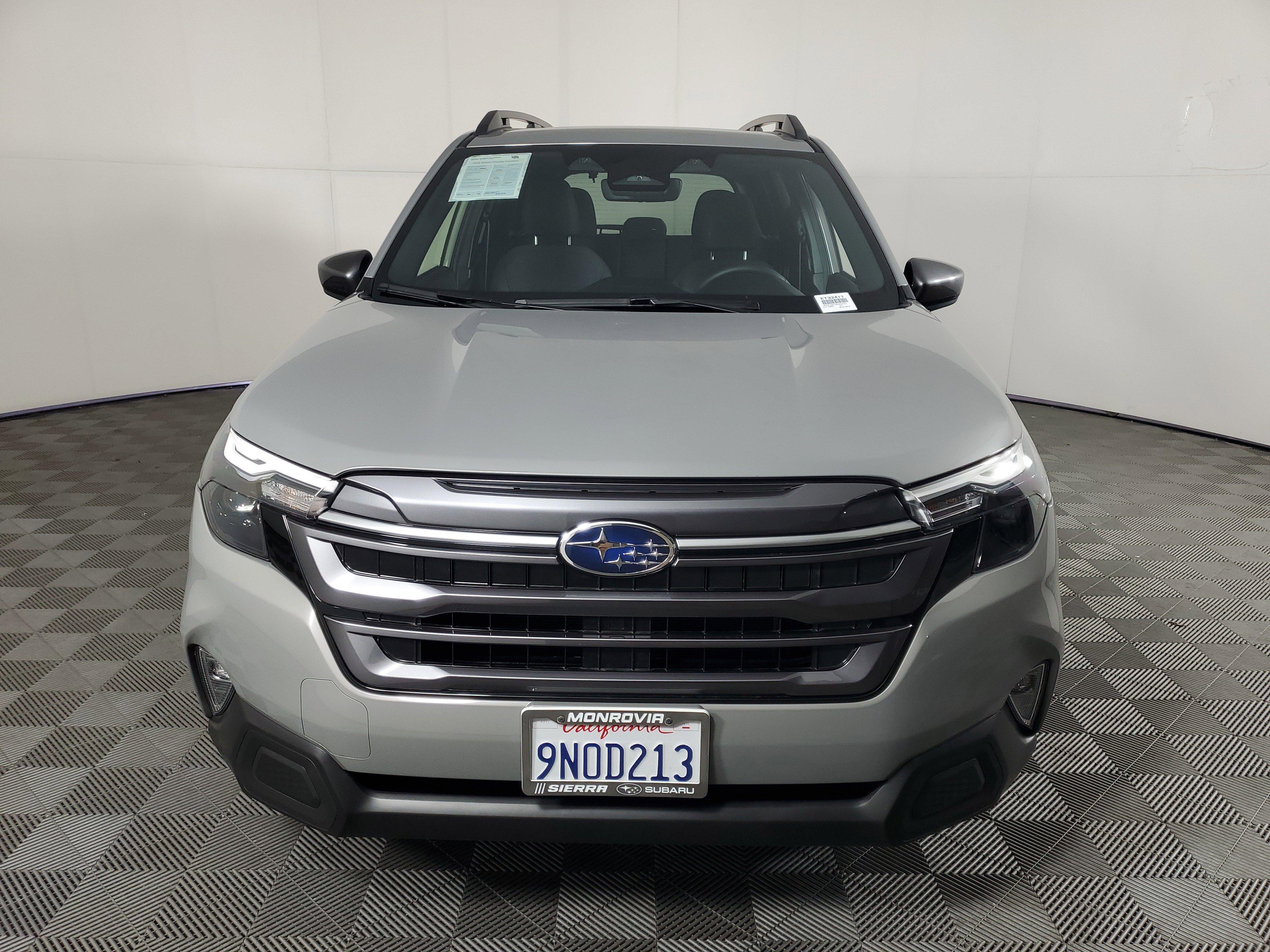 Used 2025 Subaru Forester Premium AWD/4WD image 9