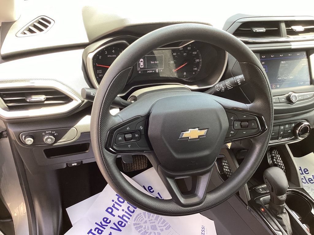 Used 2023 Chevrolet TrailBlazer LS FWD image 15